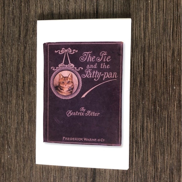 The World of Peter Rabbit Postcards: Histsorical book covers (Set of 5) - Picture 3 of 7